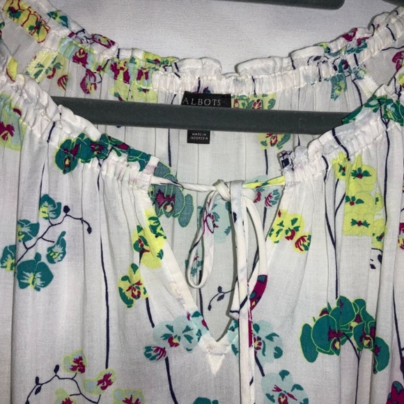 Talbots blouse Sz P floral ruffle & tie front neck detail - Picture 3 of 6